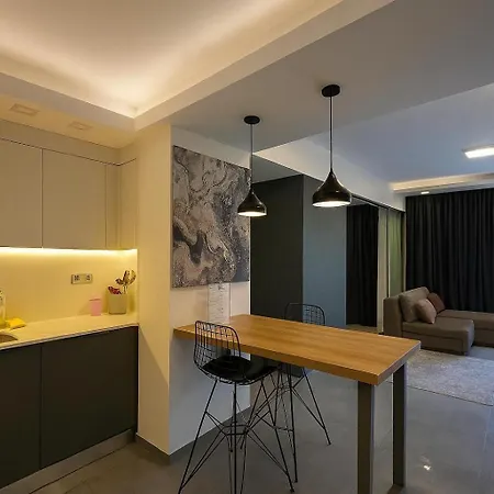 Lejlighed One-bedroom And Luxury Penthouse In Courtyard Long Complex *