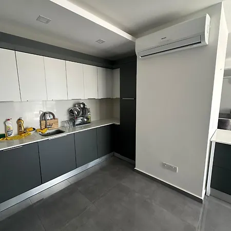 One-bedroom And Luxury Penthouse In Courtyard Long Complex Kyperounta
