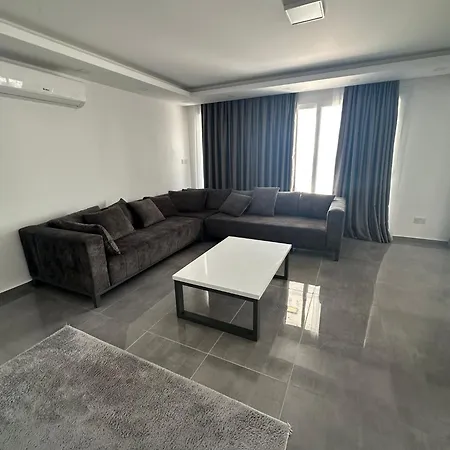 Lejlighed One-bedroom And Luxury Penthouse In Courtyard Long Complex
