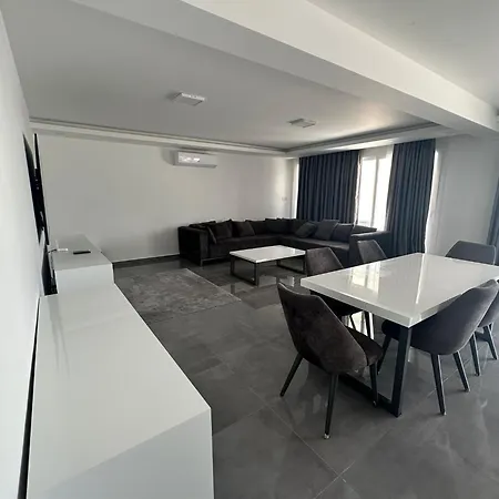 公寓 One-bedroom And Luxury Penthouse In Courtyard Long Complex